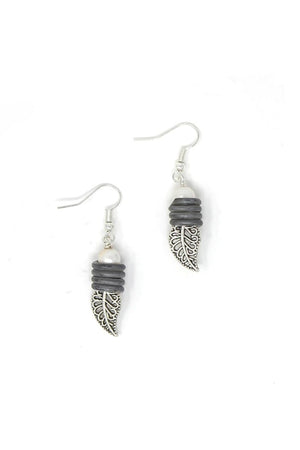 Snare Leaf Earrings in White Pearl