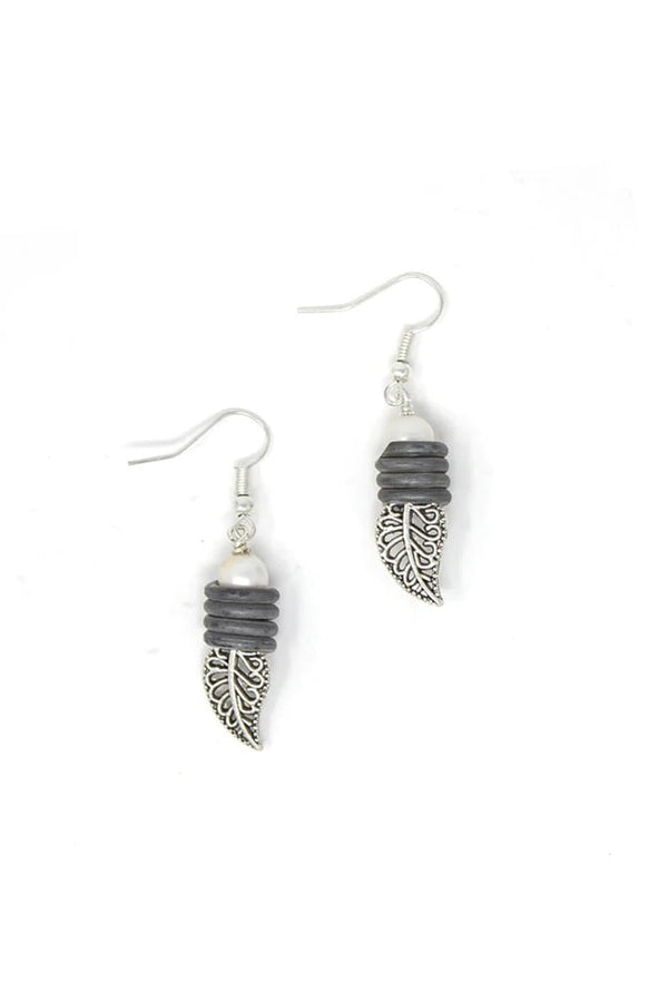 Snare Leaf Earrings in White Pearl
