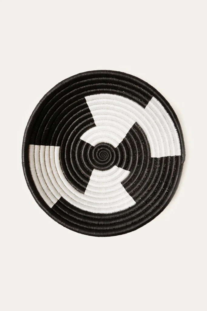 Zig Zag Plateau Woven Basket