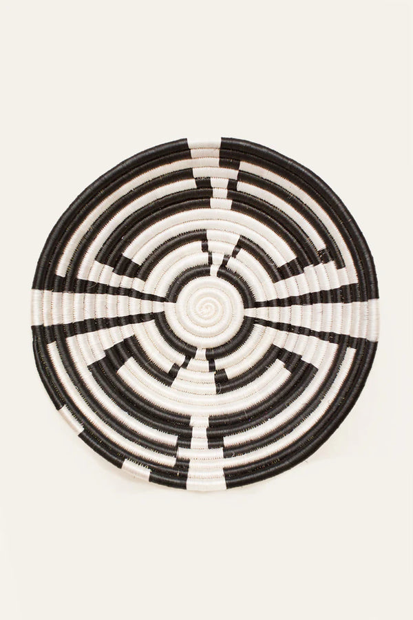 Classic Lines Plateau Woven Basket